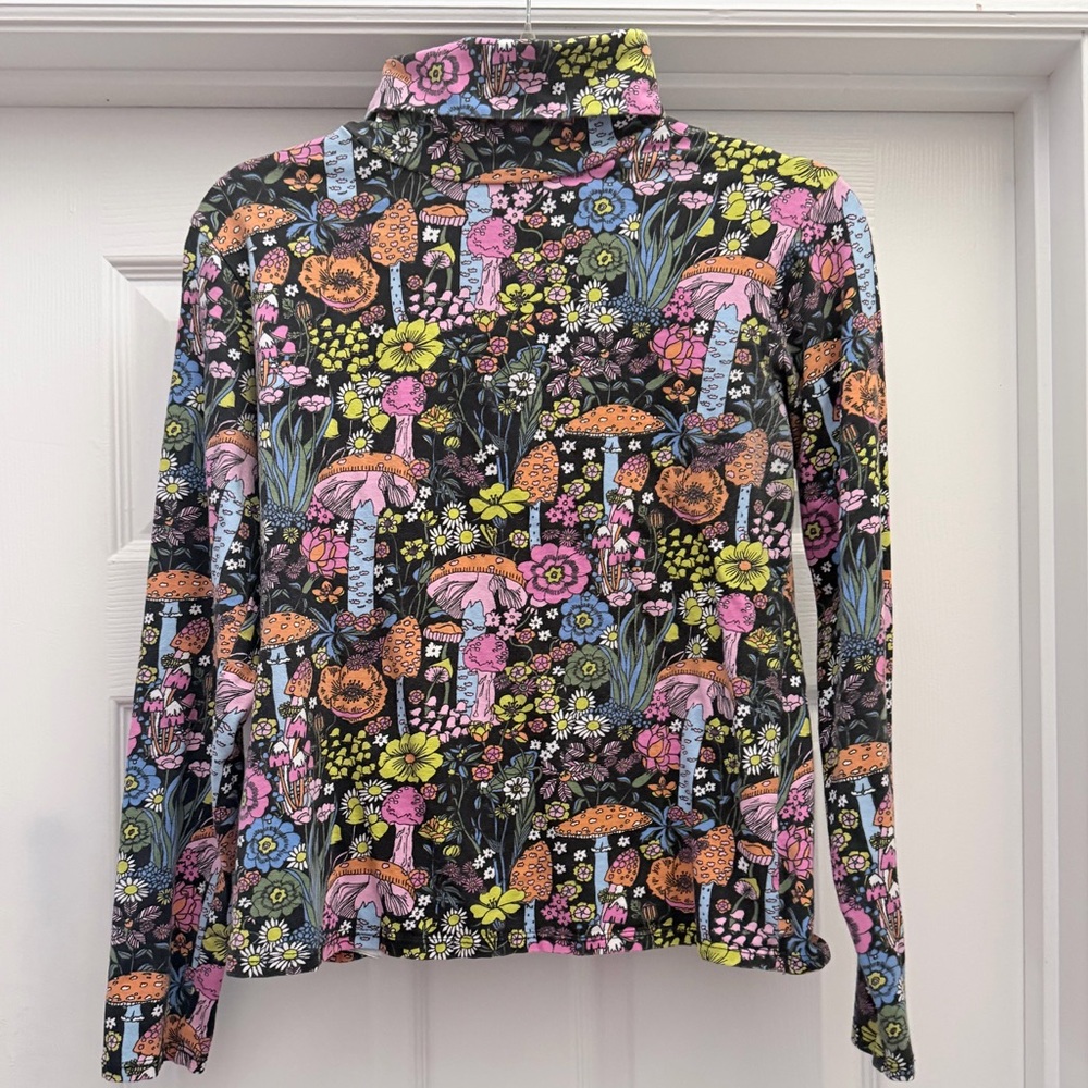 NOOWORKS MAGICAL MUSHROOM TURTLE NECK